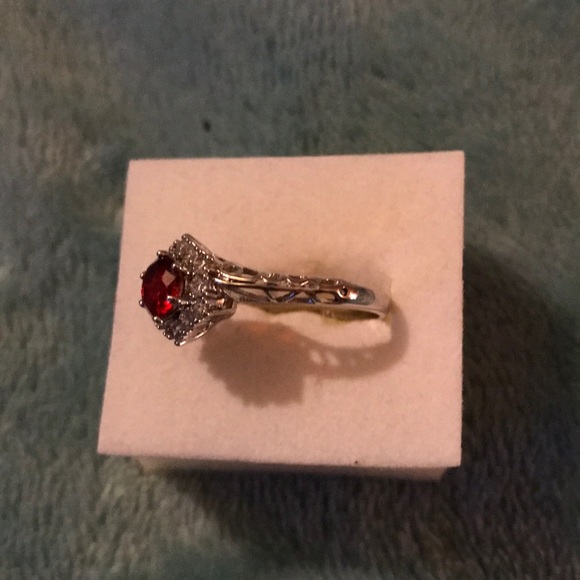 Red stone ring - Picture 2 of 4